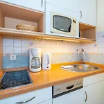 Appartement Elaine, App 24 *